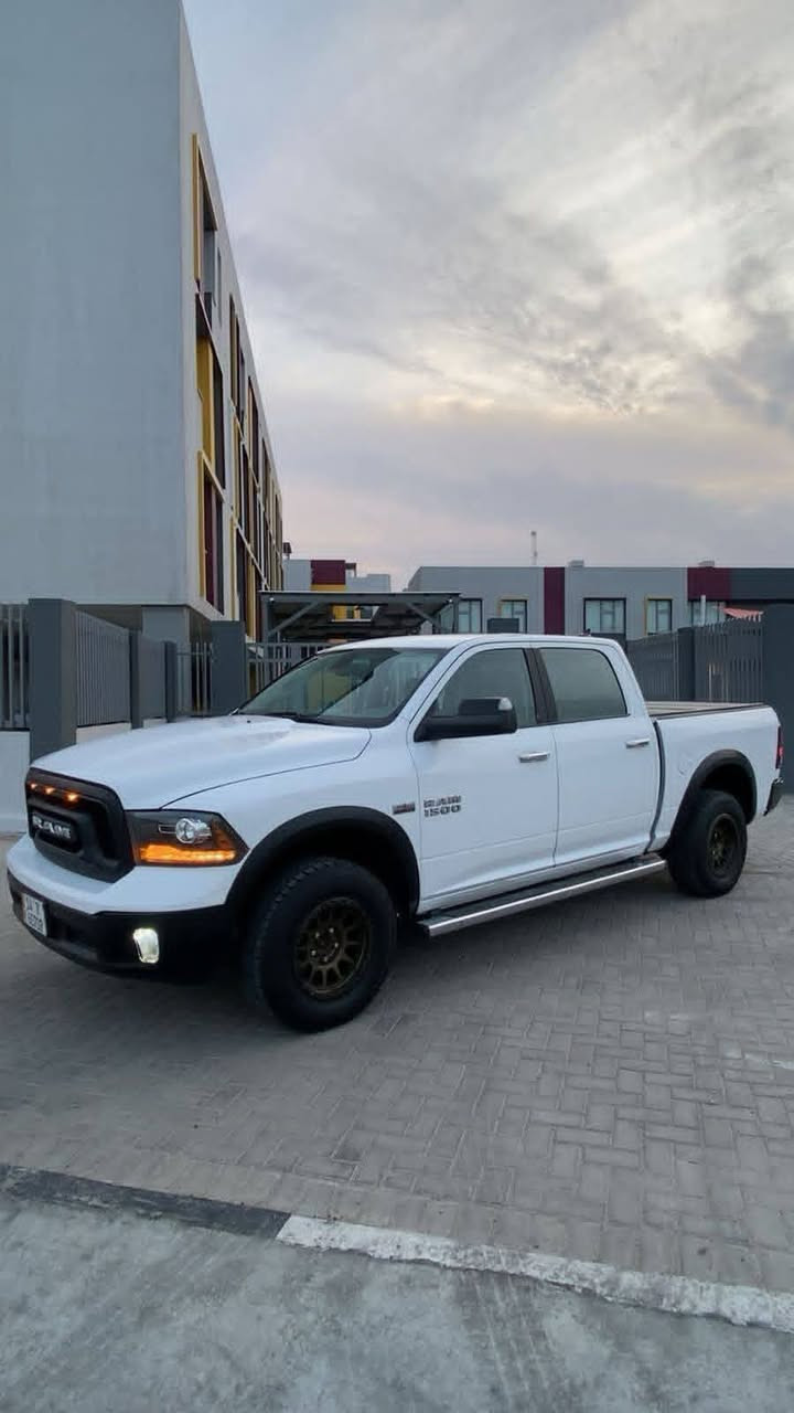 السلام عليكم
دودج رام موديل 2017 
باب طويل بدي قصير
وارد امريكي تقرير غرق 
محرك 8 سلندر 5700cc
فور ويل  4x4
ماشيه 150 الف 
مواصفات فول 1/1
السيارة جديدة وجاهزة كلش حلوو
السيارة مكفولة مع ملاحظات بسيطه يوجد بارد بسيط فقط
رقم جديدة البصرة حرة تحويل ثاني يوم 
السعر 200 وبيها مجال
مكان السيارة البصرة
الاستفسار الاتصال 
***********
*********** البصرة, العراق
