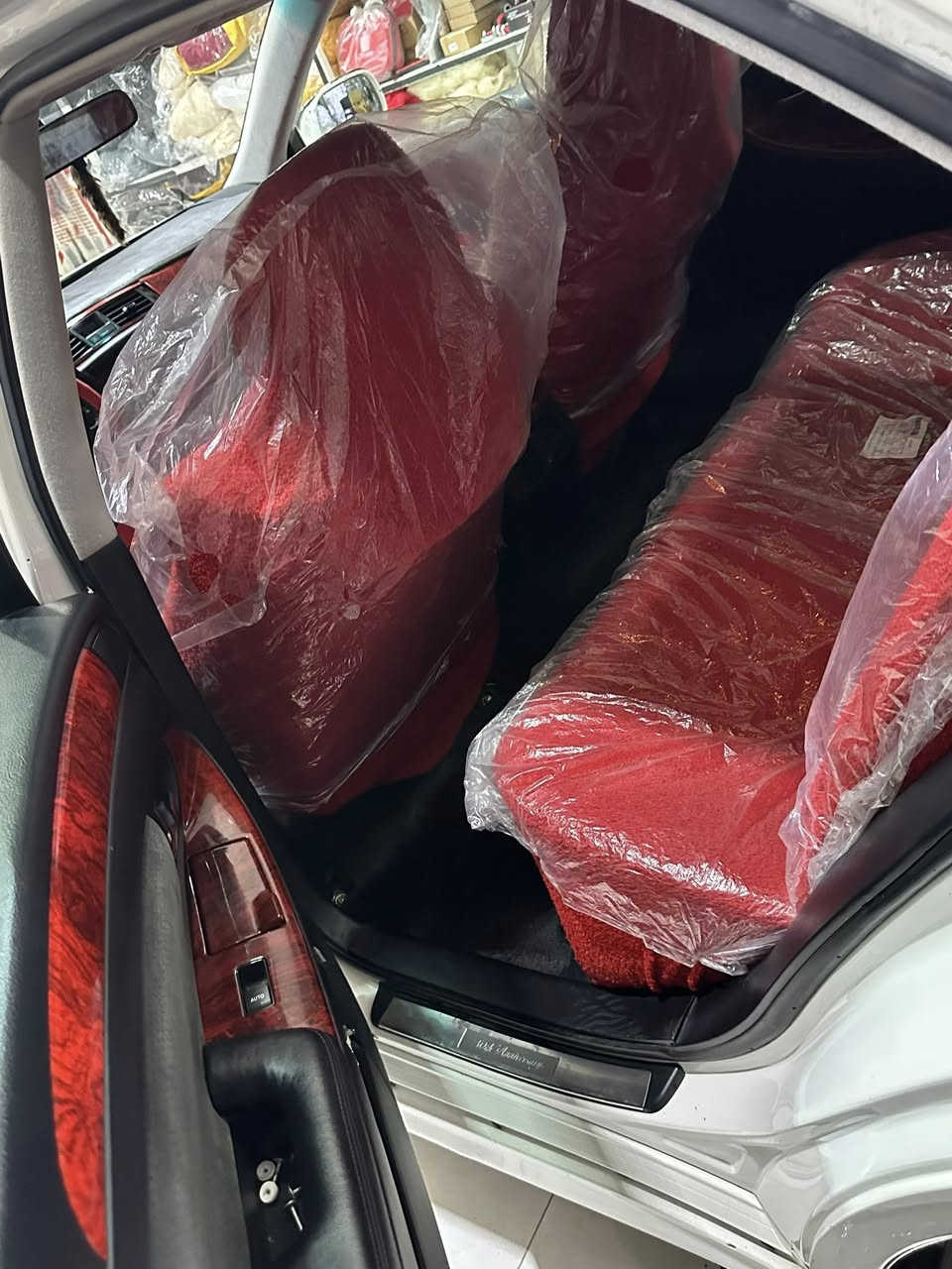 شاینە سپۆرت ٢٠٠٥
١٨٠براوە بچوک بەبچوک 
بەنزین هەر ناخوا
ساج سور
٣دوگمە
دەعامی بۆ دەعامی بەشەرت
لەهەڵەبجەی شەهیدم
                            ٤٩$یەک تۆز مەجال
***********
***********
