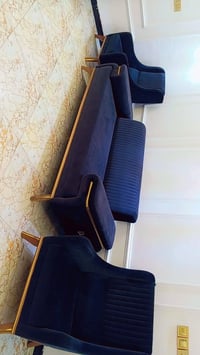 تخم 12 مقعد خشب ثقيل ضهر قلب ويده قلاب استخدام قليل كلش  سعره 800 الف ...