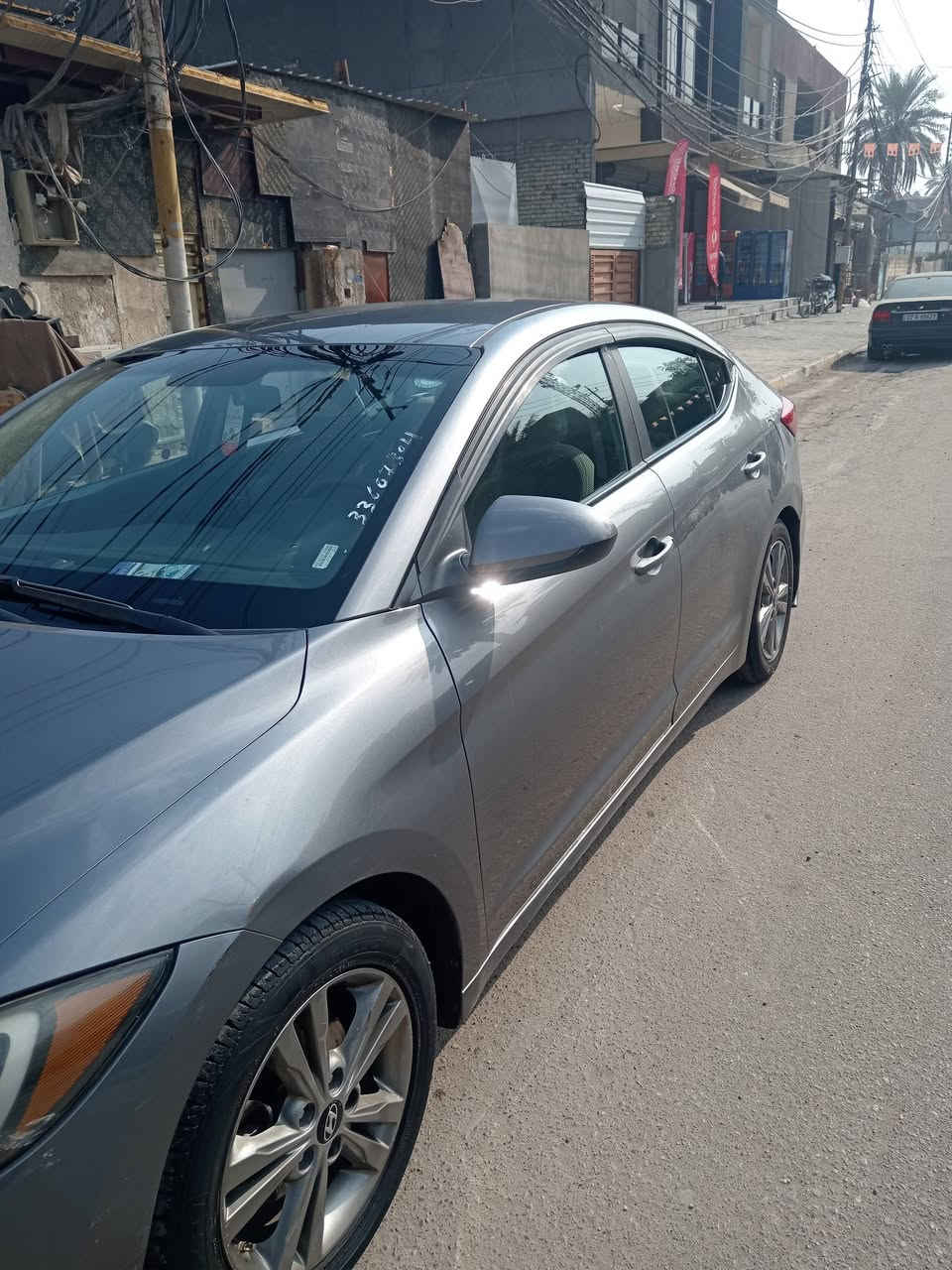 السلام عليكم. للبيع الانترا وارد أمريكي موديل 18 نص فول تحكم استيرن جهتين ثلاث انظمه قياده نظام  نقطة العمياء بيها بارد بالباب الخلف السائق حادثها مرفق بالصور محرك بي صوت رقم شمالي بأسمي سنوية لل 2029 السعر 120 وبيها مجال بسيط مكاني بغداد الدورة هاذا رقمي *********** غير غير متواجد ع. فيس
