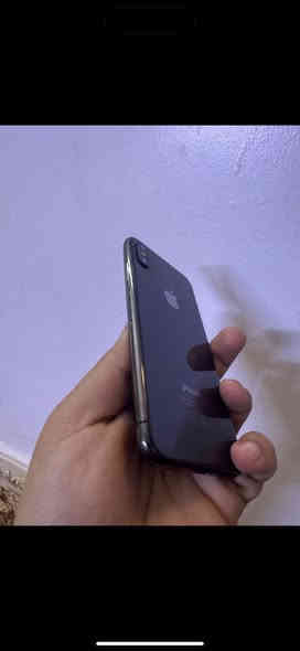 للبيع ايفون اكس عادي 
ذاكره ٢٥٦ بطاريه ١٠٠ مبدل اصليه 
جهاز كلش نضيف 
سعر ١١٥ 
مكاني بغداد بلديات
***********
