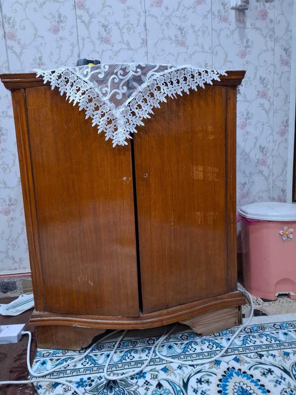 غرفة صاج للبيع نجارة عراقية كلها صاج الكنتور ٦ابواب الغرفة نضيفة ومرتبة واحلى من الصور 
مكاني سامراء السعر ٤٥٠ وبيها مجال 
تلفون ***********
