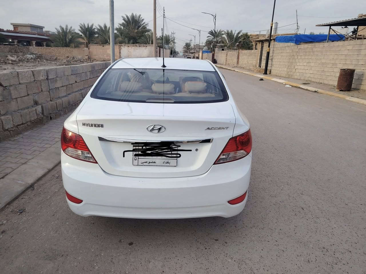 السلام عليكم سياره اكسنت ٢٠١٢سياره فول مواصفات اسلايت ٥ويل كب رقم بغداد. الماني  التواصل على الرقم ***********
