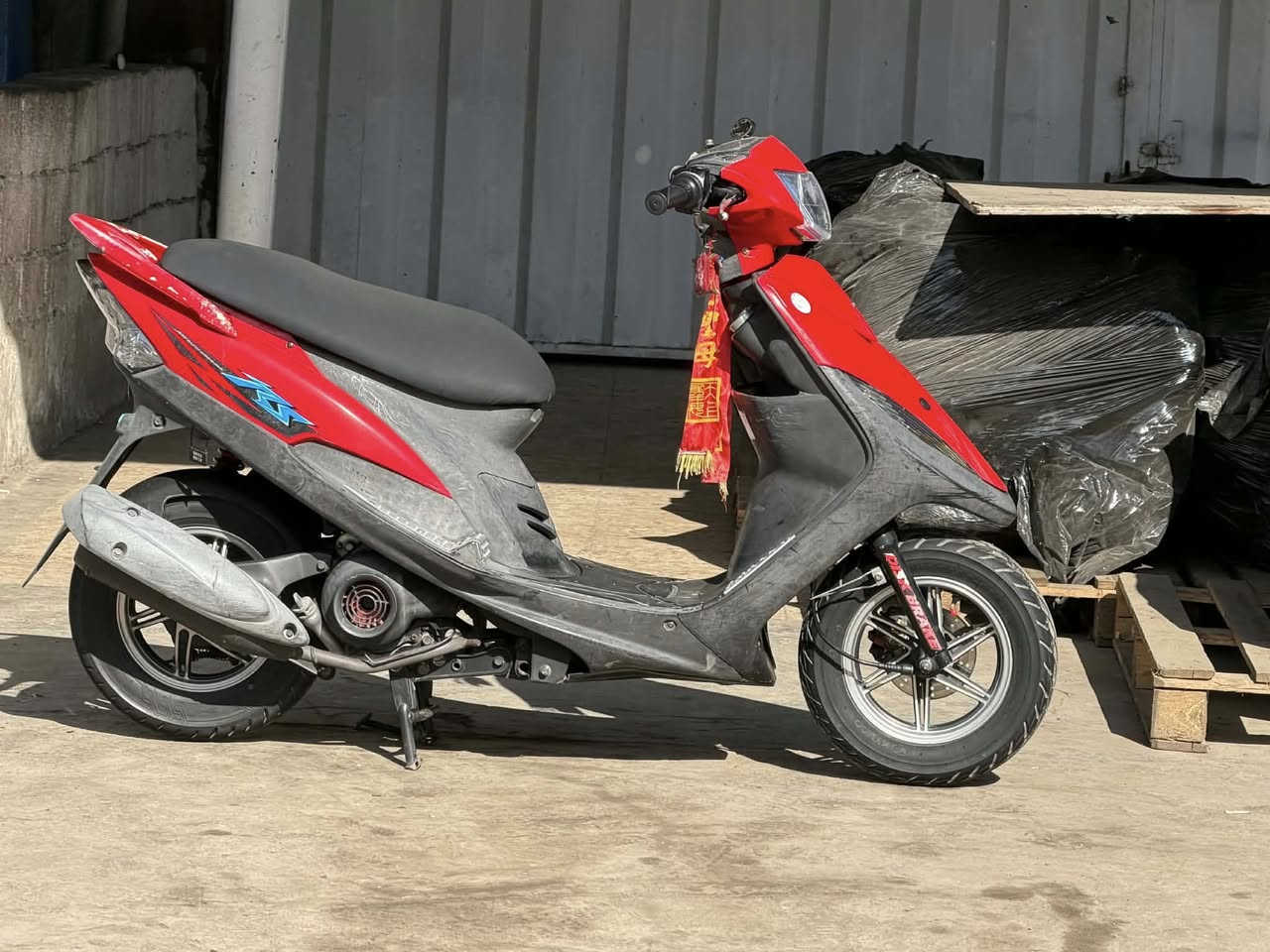 السلام عليكم ماكس عدله بلاديه مكفوله من كلشي  نصبتها تخبل والدراجه ملحه ونضيفة مكفولة بيها ويل نجمه اصلي وصدر رياضي مختلف مكاني بغداد البياع شراي اتصل او خاص رقمي‭٠٧٨٦ ٤٩٧ ٠٥٣١‬
