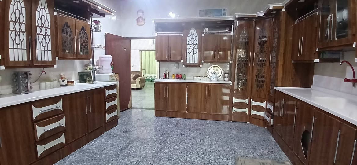 اللهم  صل علـّۓ   محمد  وال محمد  
السَلٱمٌ عـَلـْيگمّ-ۈرحـْمّـٌة ٱللـّہ ﯙبُرگـّاتہ
يعلن   مكتب   الشريفي للعقار 
عن   وجود   بيت   للبيع   الموقع   حي   البكر   البيت   حديث  طابوووو صرف   
مساحته   250   متر    البيت   طابقين   
الطابق   الآۆلْ    غرفتين   وصاله  ومطبخ   واستقبال   وحديقه  وگراج   
الطابق   الثاني   غرفتين   وصاله   
البيت   كلش   مرتب    
السعر   180  وبيه   مجال    اي  استفسار   
***********     ***********
           ***********
