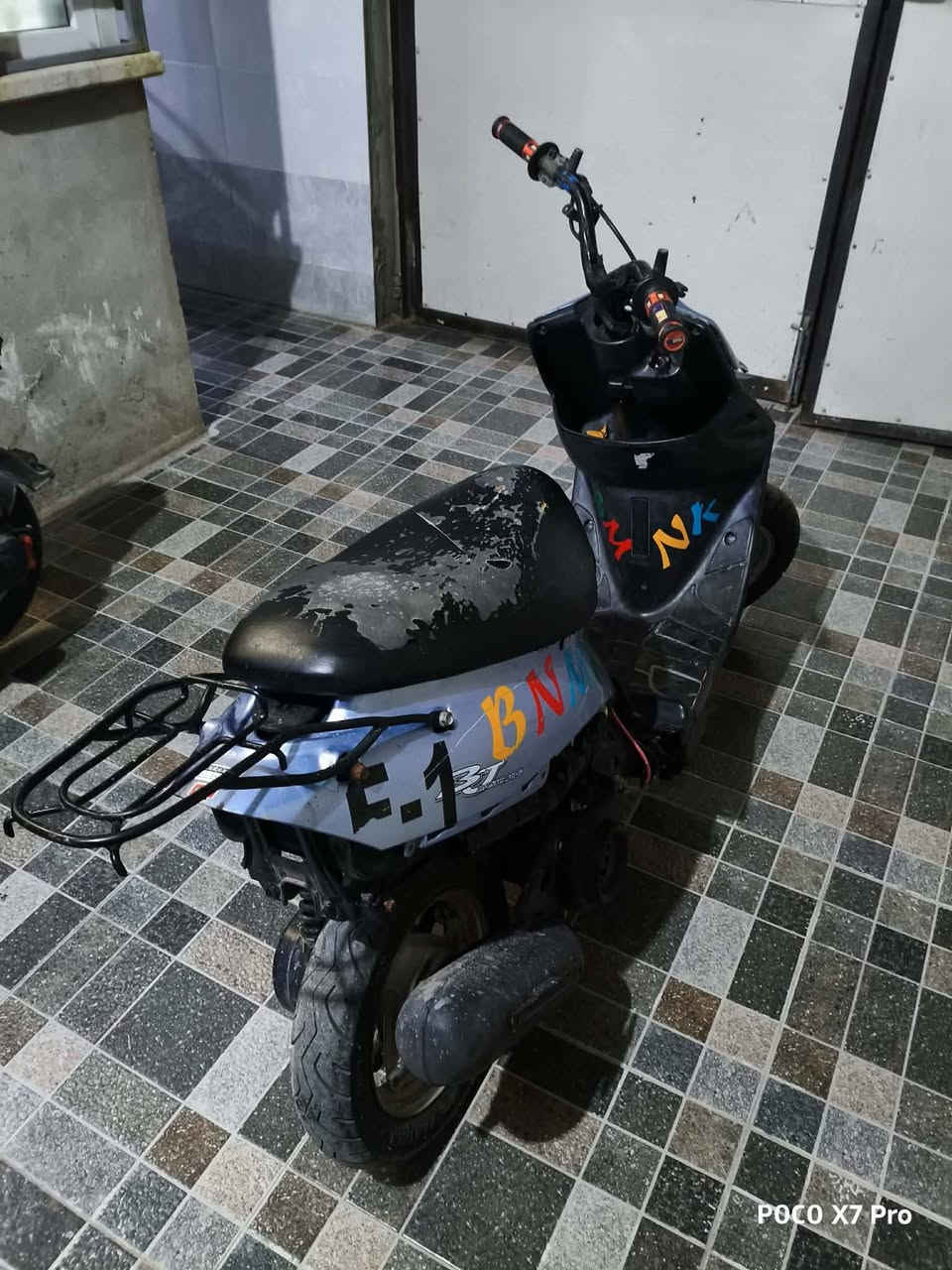 للبيع نحله تسعه اضروف تحريكه معدل نار  مكينه معمره مره وحده ويرمنيه شغاله كشن مغلف جلد جديد المطور كدام العين نضفتو  السعر 300وبيه مجال مكاني الموصل حي النور قرب دانيه ماركت  الخاص مفتوح او عل رقم الهاتف واتساب  ***********رجان مو شراي لا تكسر
