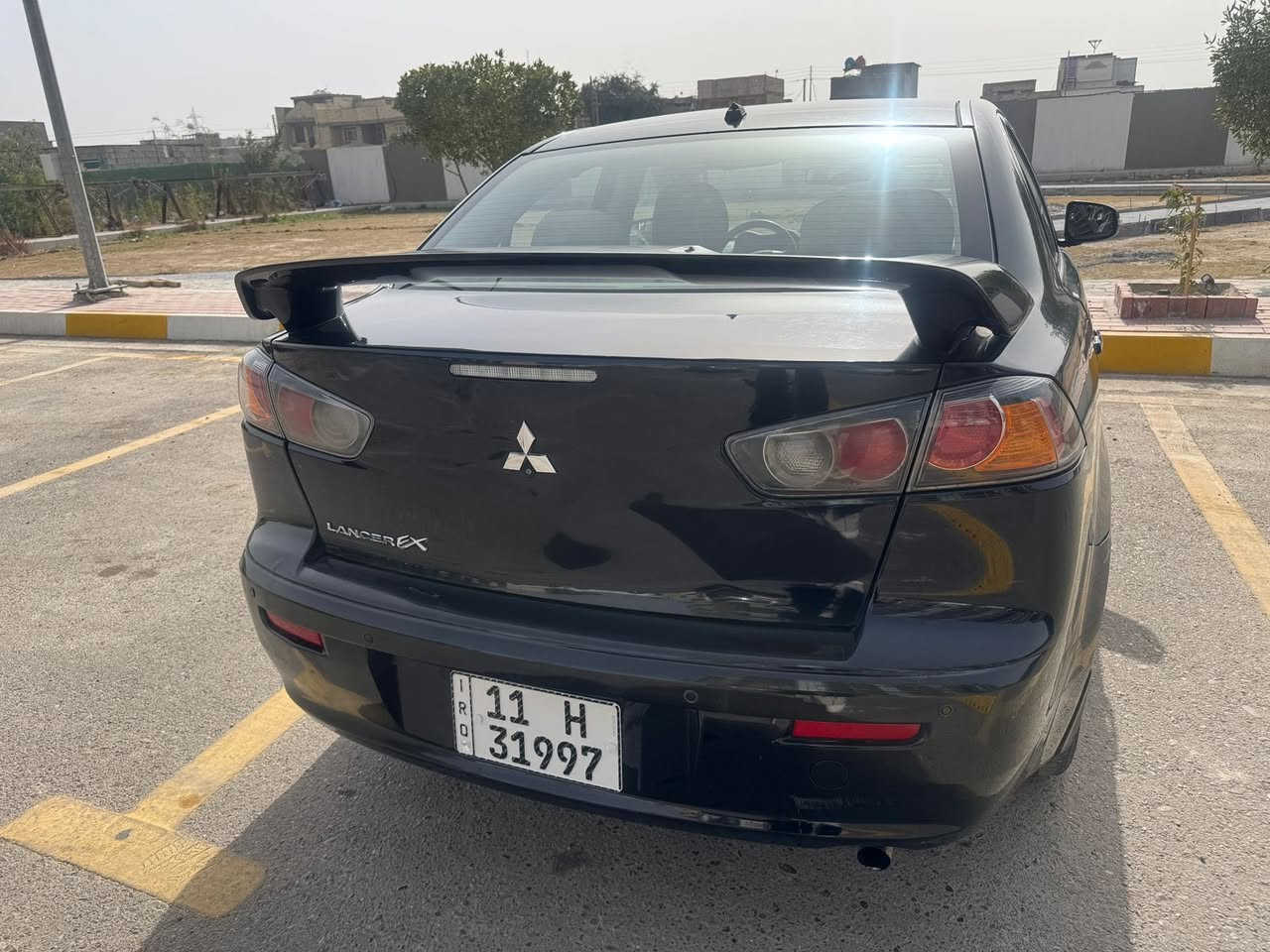 تفيد امكانيه متوسطه 
لانسر 2016
مسيوبيشي القرش Ex 
اخذتها من الشركة زيرو 
ماشيه ٨٤٠٠٠ 
لوحة ارقام دولي 
مضروبه وموضحة بالسونار 
الداخل والمحرك كله سليم 
تحويل مباشر بأسم السايق 
بدون غرامات ومجدد سنوية 
السعر رقم 1 رد تلقائي 
للتواصل على الرقم ***********
