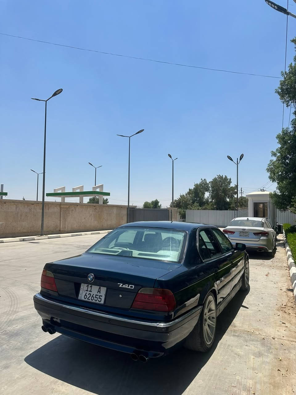 السلام عليكم
بي ام 730 اصل محرك 40
موديل 95 
رقم بغداد الدولي سنويه وهزه جديدات بأسمي 
فول مواصفات 
مصبوغه عام للجماليه بدون ضربه 
السياره جاهزه للأخير 
مكاني البياع حي الاعلام 
السعر 92 وبيها مجال بسيط 
رقمي : ***********
