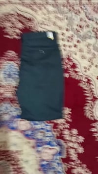 بنطرون رسمي • لون مميز • ملابس