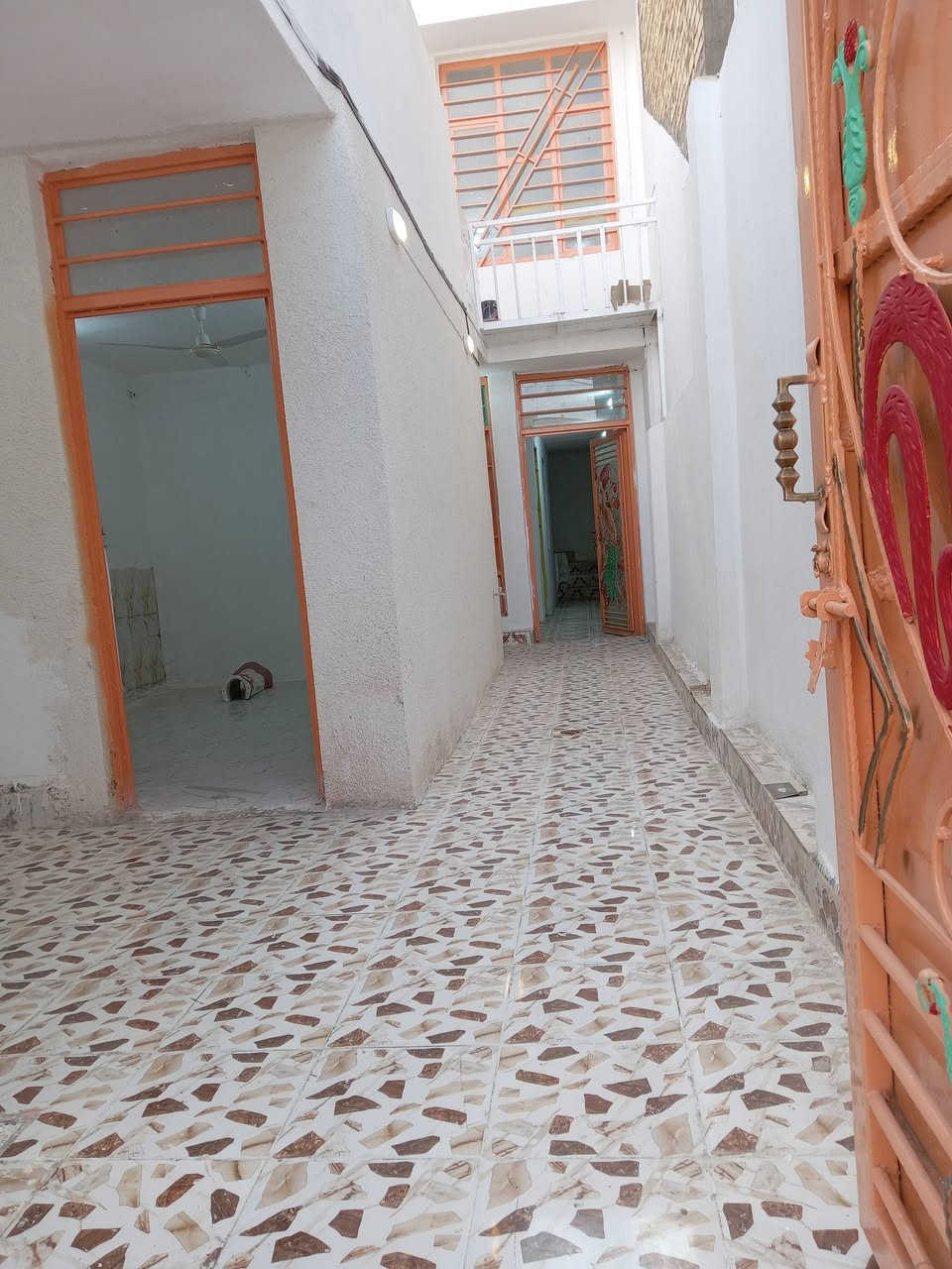 مشتمل للبيع 100 متر البناء طابق ونصف  يقع في منطقة حي الحوراء خلف شارع الشيرازي بالقرب من مدرسة عمود الدين. خدمات المنطقة كامل

يباع نقدآ او على المبادره

للأستفسار ***********
