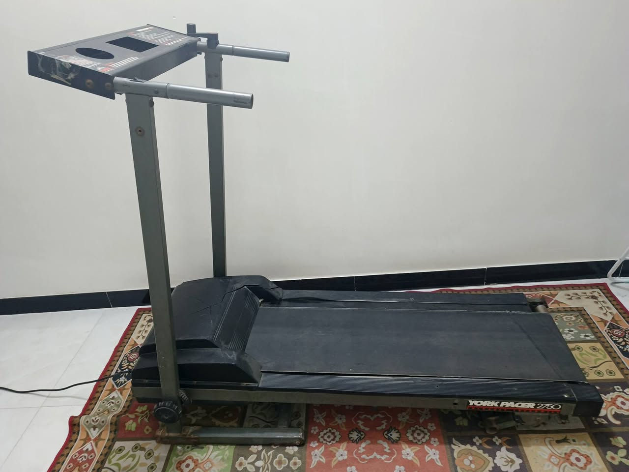 السلام عليكم جهاز جري للبيع شغال درجه وحده المنضومه مال سرع شايليه يعني سرعه وحده يشتغل واكو دكمه طفي وشغل من خلاله يتحمل وزن السعر 60 وبي مجال حك الجيه المكان حي التراث مال البياع *********** هذا بي واتساب *********** هذا مكالمه اسيا واكو مايسنجر
