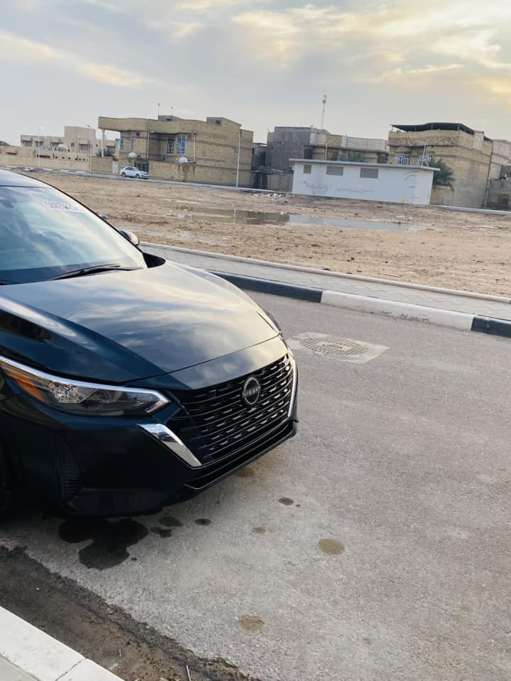 سلام عليكم نيسان سنترا 2025 وارد امريكي حره منفيس باسمي  تترقم جميع المحافظات 
صارلها اسبوع من دخلت  حادثها بنيد فقط وباقي مكفول بدون دواخل. 
سيارة كامله مكمله على اخير بصمه  دخول ذكي 
نظام اقتصادي ECO
رادار امامي خلفي 
كروز سرعه 
نقط عمياء 
كامره 360 درجة 
حساس امامي خلفي 
تحكم ستيرن فول على اخير 
تبريد حداده كير محرك كله مكفول شرط الفحص 
طخم تاير. مال شركه بلادي 
محرك 2000 

ماشيه 2000بعدها زيرو لسيارة 
المكان البصرة 
السعر 132 وبيها مجال بيك خير وتتدل
***********
