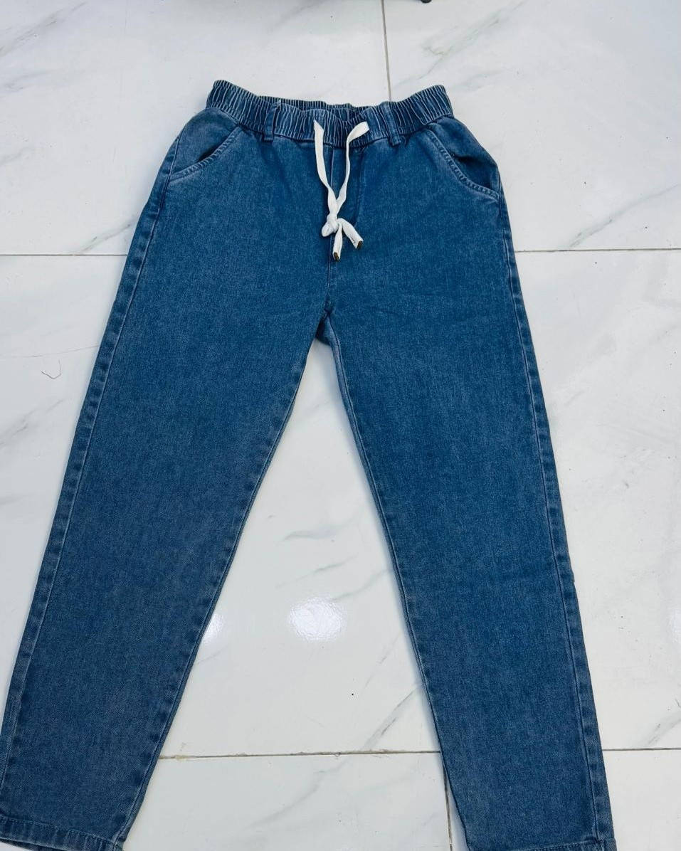 وصل حديثاً – بنطلونات جينز مريحة وعصرية 🔥
👖 موديل شبابي ستايل جديد
✔️ خامة ممتازة ومريحة
✔️ خصر مطاطي + رباط (مريح بالحركة)
✔️ متوفر بعدة ألوان (غامق – فاتح – أسود)
🎯 مناسب للطلعات اليومية والعمل
💯 جودة عالية وسعر مناسب
🚚 تجهيز باقي المحافظات متوفر


**إذا كنت صاحب هذا الإعلان وتريد حذفه لأي سبب، رجاءا أرسل رسالة إلى الدعم الفني**