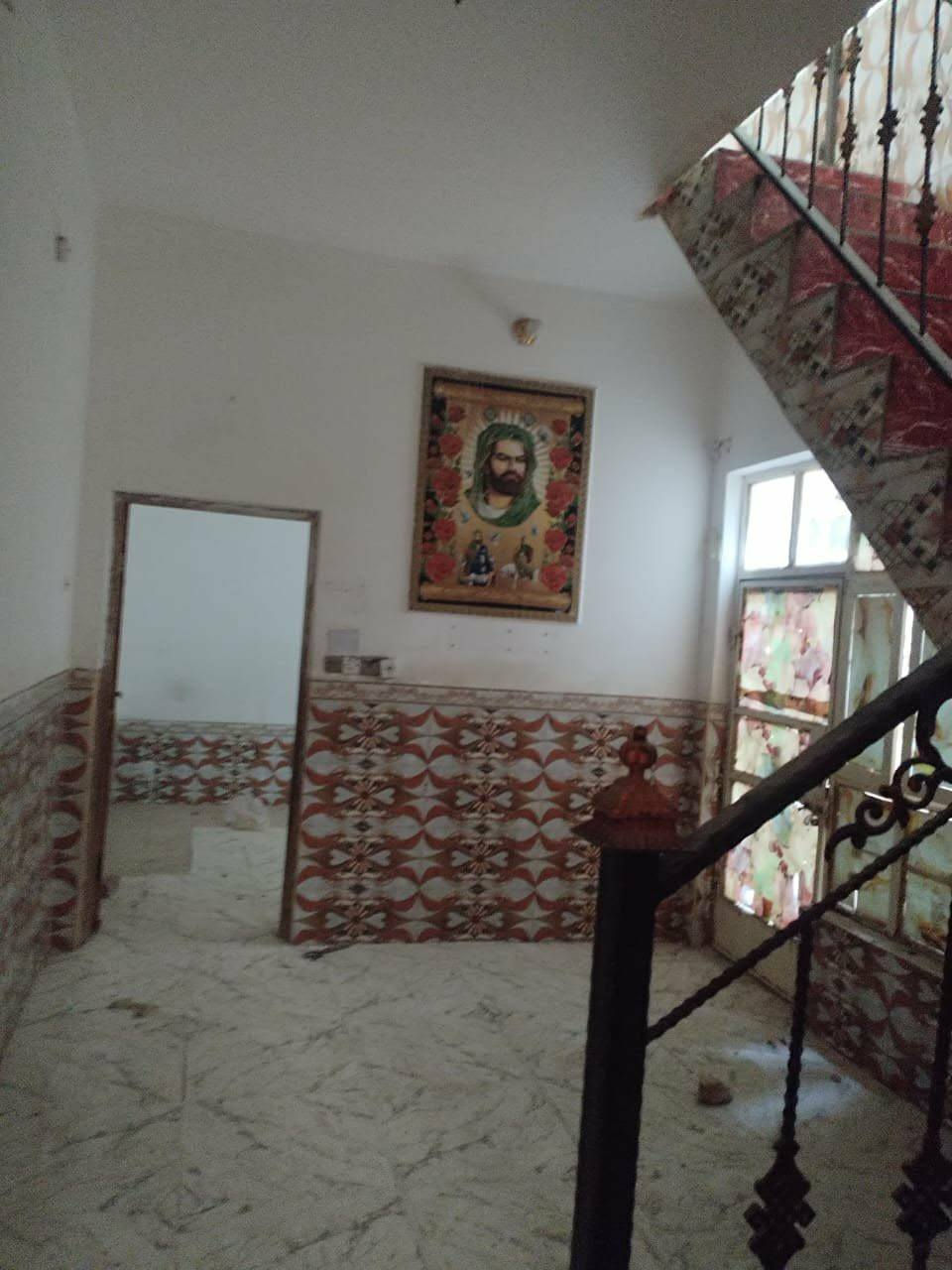 بيت للايجار 100 متر
نجف حي النداء شارع المجمعات عمود 54 
قرب علوة تفاحه..تعبر مول بغداد..
.... طابقين...
الطابق الاول يحتوي على غرفة وصالة ومطبخ واستقبال وصحيات.
الطابق الثاني يحتوي على غرفتين وصالة وصحيات..
البيت كونكريت مسلح كاشي وسيراميك..
سعر الايجار 300 الف 

*********** راسلوني واتساب
