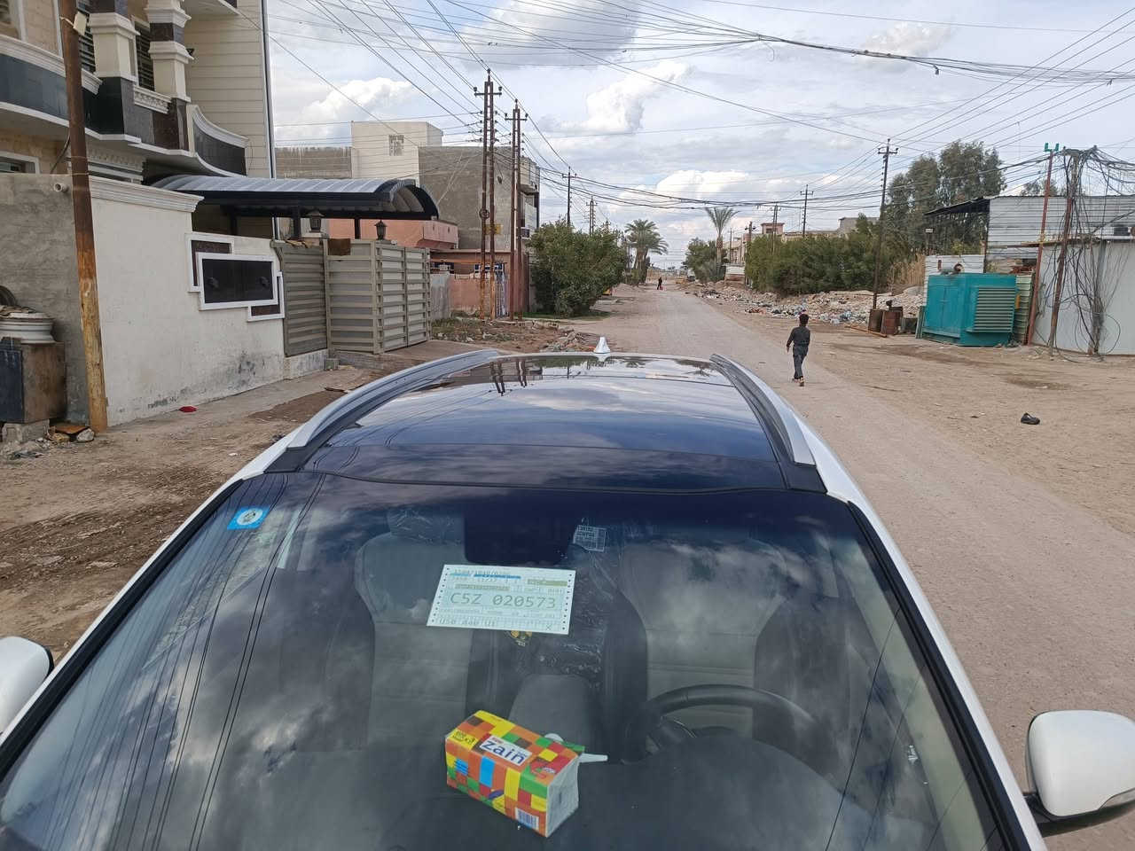 السلام عليكم ورحمه الله وبركاته
سورنتو رقم بغداد موديل 2020 
 ماشيه 45 حقيقي دك جرس
محرك 3500 6 سلندر 
كير 8 نمر  
فول عدا الخمس كامرات بانوراما 
سبعه راكب ثلاث قطع تبريد  
 تحكم ستيرن جهتين +نضام شحن لاسلكي 
كاميرا خلفية دوارة 4  أنظمة قياده 
حساس خلفي امامي ميري شفط 
كراسي جلد كهرباء +الاماميات تدفئة تبريد 
والخلفيات تدفئة فقط 
دبل شباك حساس امامي خلفي 
ترحيب 
العنوان بغداد ابو غريب  السعر 283 
مواصفات الفول معروفه 
الاتصال *********** موجود واتساب
