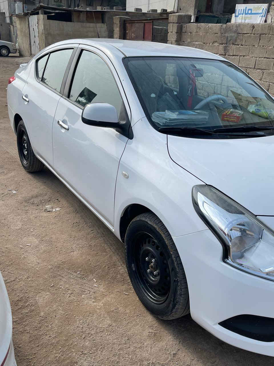 نيسان صني مديل 2023
وارد خليجي جديده ماشيه 30الف 
بيها جاملخ الامامي مصبوغ بس الياره كفاله 
من مكينه من كير بعدها بحاله الوكاله
ب١١٧وبيهل مجال 
***********
