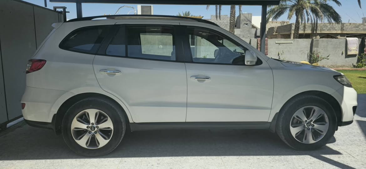 السلام عليكم سنتافيا ٢٠١٢ خليجي ٧ راكب فول واحد على واحد مكفوله كفاله عامه رقم انبار دولي كير ومحرك وكشر مكفول يعني مكفوله من الرقم للرقم ماشيه ١٥٠ تخطم تاير وباتري جديد اشاير بالمري تبريد ٣ قطع سياره مالت بيت  وجديده بمعنى الكلمه 
العنوان الرمادي والسعر ١٨ ونص الشراي يتفضل والي مو شراي لايعلق لطفا 
***********
