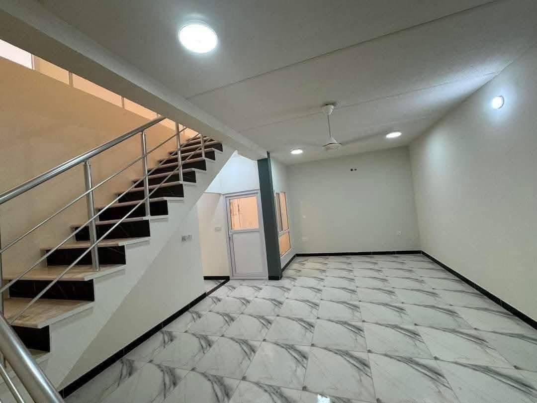 ✨ دار للبيع في مجمع قرية الغدير – المرحلة الثانية ✨
🏡 مساحة 160 متر 🏠 بناء طابقين 🛏️ غرفتا نوم 🛋️ صالة واستقبال 🌿 حديقة خاصة
✅ سند حر  وبيت زيرو
✅ موقع مريح ومناسب للعوائل 
✅ تصميم عملي واستغلال ممتاز للمساحة
✅فرصة مناسبة للراغبين بالسكن ضمن مجمع منظم وهادئ.
📞 للاستفسار:
***********

مكتب الجنائن للاستثمار العقاري
