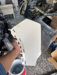 الي محتاج ربع دعامية K4 امريكي لون ابيض جهة اليمين موجودة 07727902446