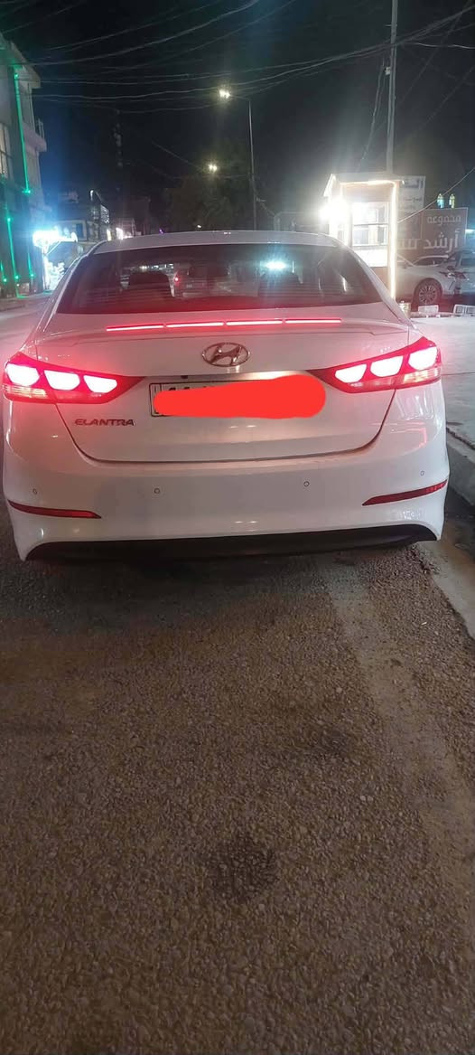 السلام عليكم
النترة ١٨ خليجي فول سوبر رقم بغداد باسمي تحويل مباشر 
فتحة مري شفط هيتر مراية شاشة كامرة رادار أمامي خلفي تحكم جهتين ٣ أنظمة قيادة ماشي ٨٠ حقيقي سيارة استخدام شخصي تخم تايرات باتري جديد فيت بم جديد دهن جديد ياباني كير محرك بلاد بشرط تبريد بلادي كلة شغال عالبلاد 
متواجد خاص سعر ١٦٥ بيه مجال مكان سيارة ديالى بعقوبة 
***********
