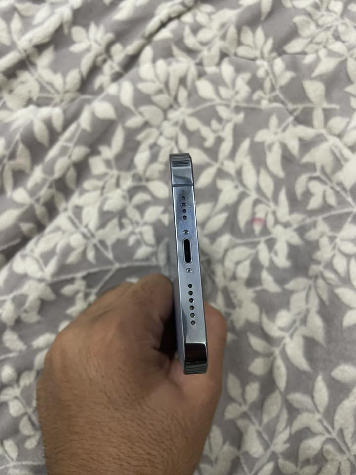 السلام عليكم
ايفون 13برو ماكس ذاكرة 256 بطارية ٧٥ الاصليه ما مبدله و مبدل فقط شاشة وسط مكاني صلاح الدين السعر ب 550 وبي مجال للناس الطيبه للاستفسار اتصل *********** .
