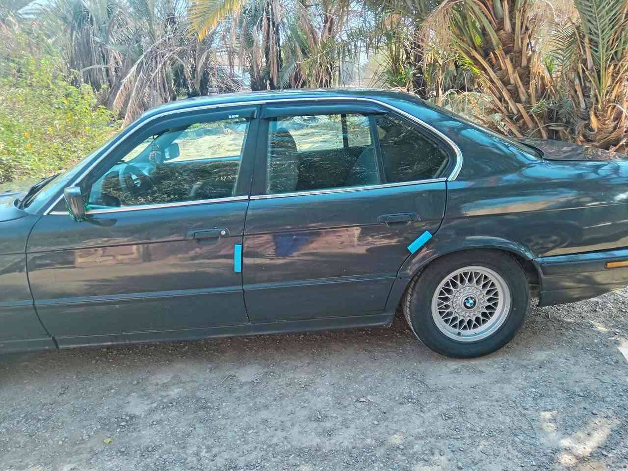 BMW 525i
محرك لاتبخير ولا تنقص  كير اوتماتيك كشر نضيف سنويه 2027
فتحه طكتين
تخم تاير جديد ويل خليه جديد
تبريد شغال عوزه بس قايش
حداديه جديده
كهربائيات جديده
مكاني دوانية. *********** سعرها 48 وبيها مجال بسيط
