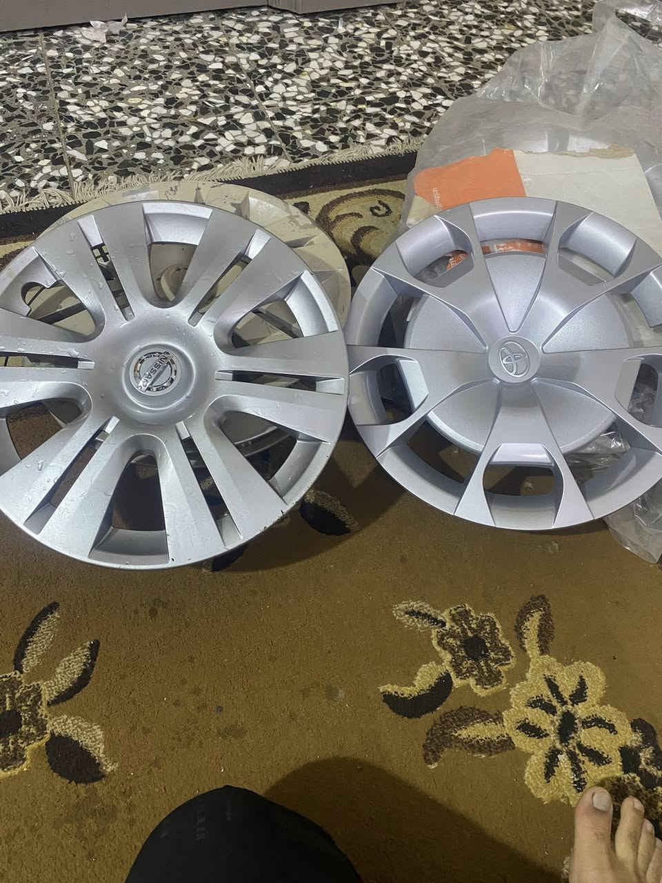 سلام عليكم من رخصت الادمن
كبات هايسه ونيسان ومري هايسه شكل القديم
***********
بي واتساب
