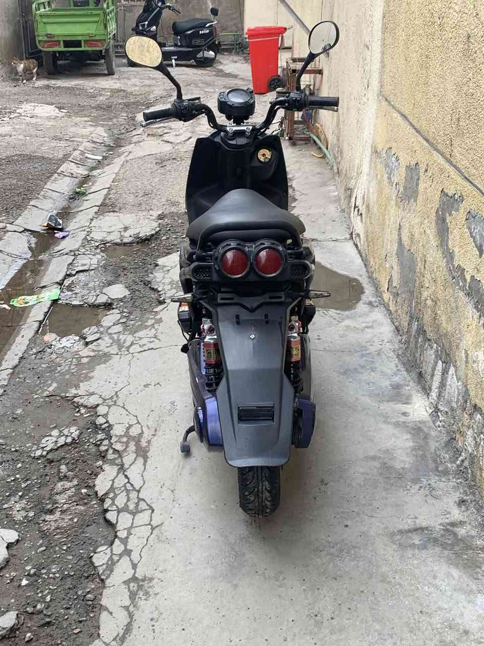 للبيع دراجه شحن اباجي ام عيون ست بطاريات مديل2025 سرعه 110 ملف الفين  كهربأيات كلها شغاله شاحنه اصليه سويج بصمه  سعر 750 بيها مجال للطيبين 
عنوان صالحيه  قرب سنك
رقمي ***********
