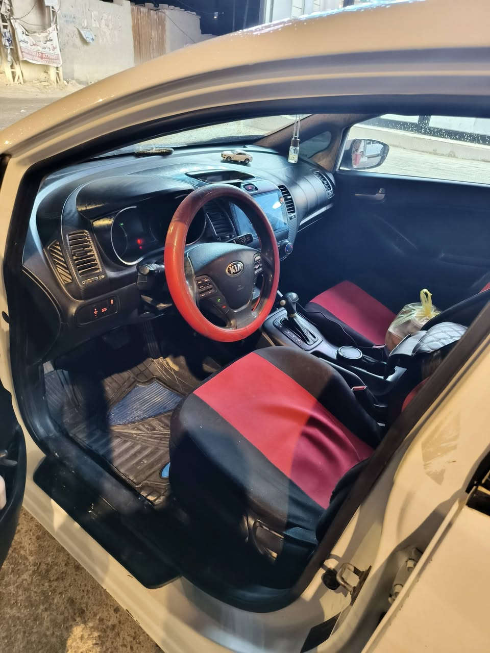 سيراتو 2013 الشكل الجديد السعر 110 مكانها كربلاء 
‏‪***********‬‏
