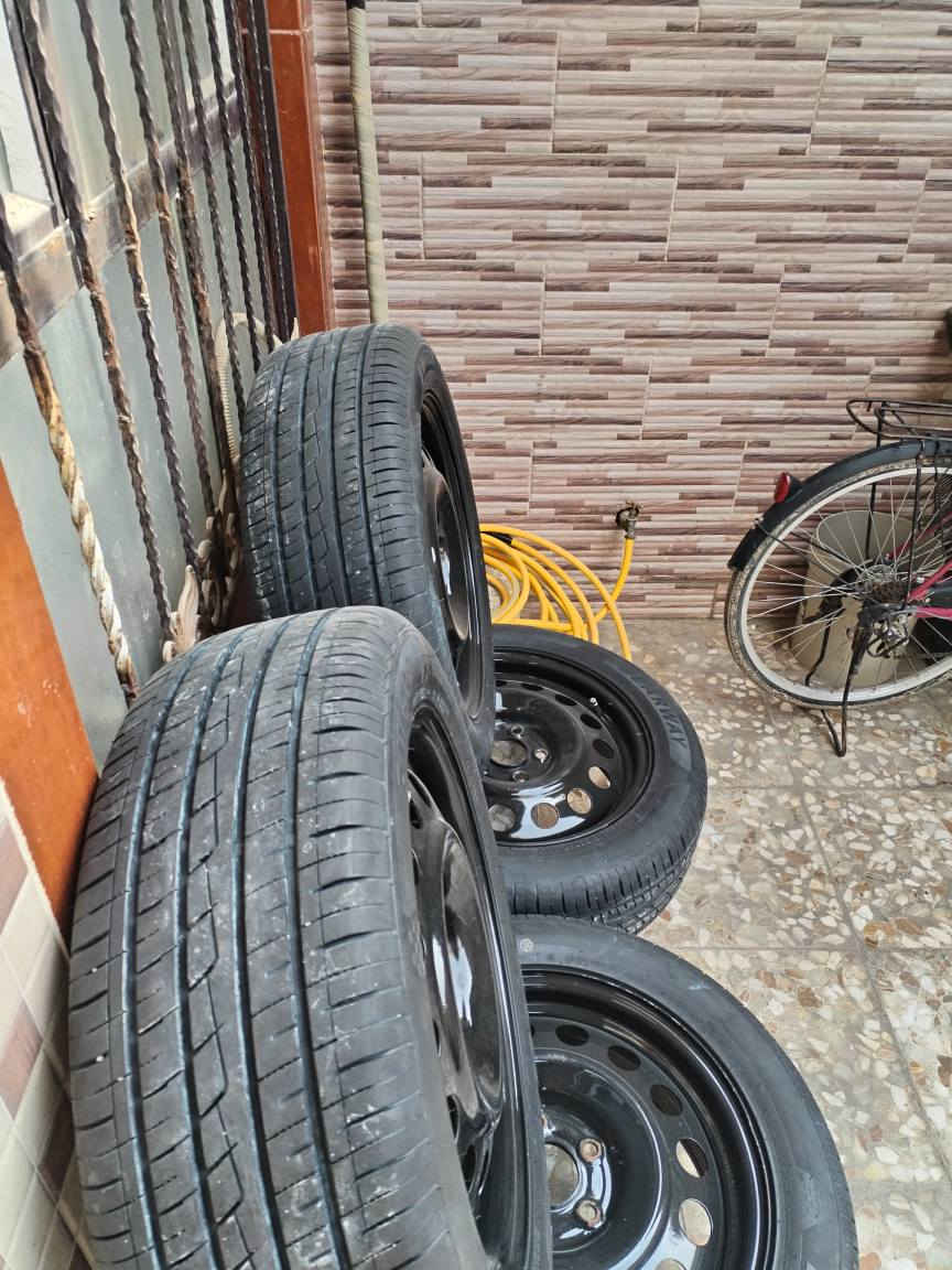 السلام عليكم للبيع تخم وياله مال كصه شرط بدون بلنص وتخم تايرات جدد شديتهن بس شهرين الله شاهد وصبغ حراري سعر ب400 وبيهن مجال مكاني حله قرب مركز ثورة رقمي *********** خاص مفتوح حلة, بابل
