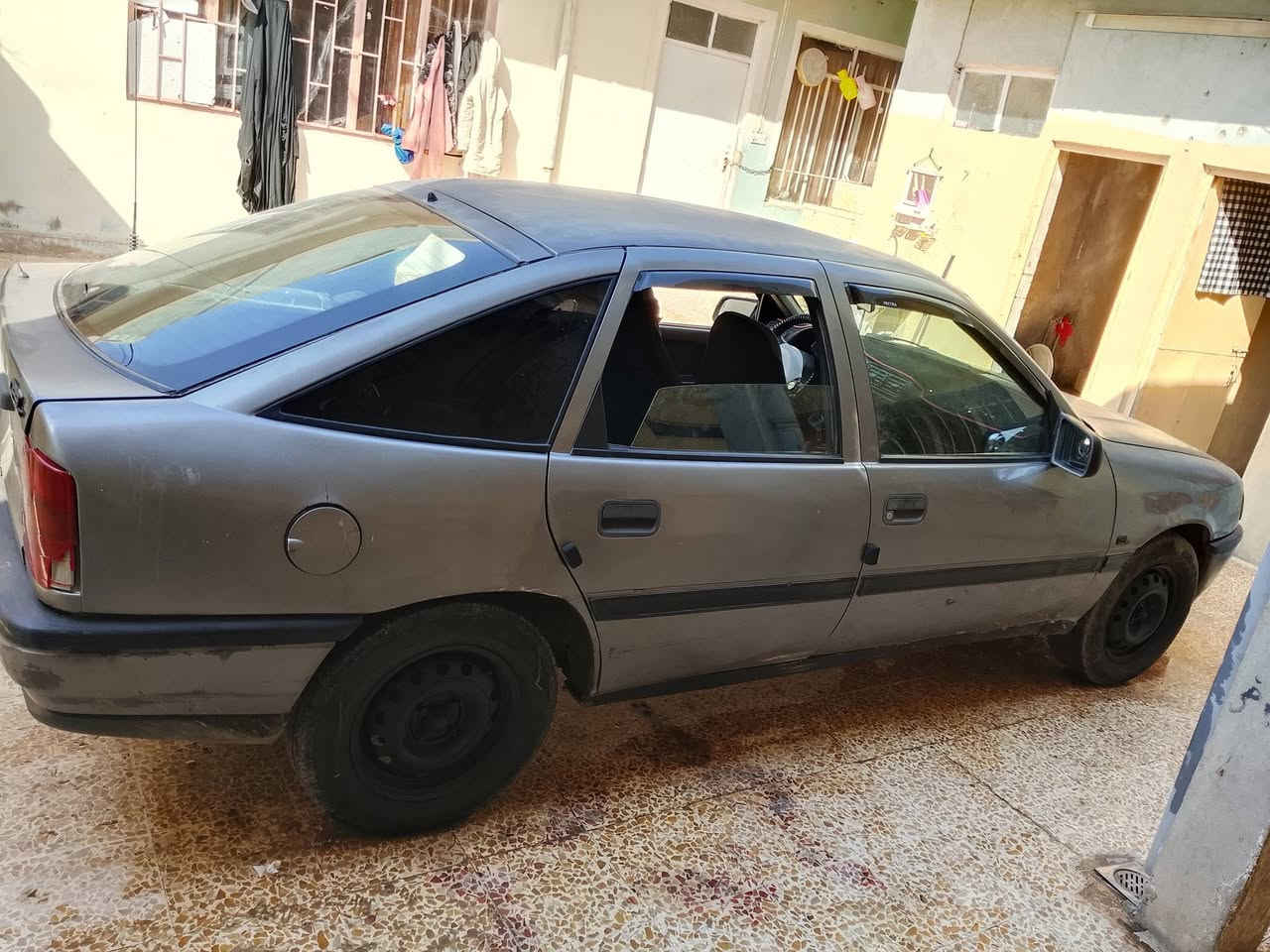 اقرة المنشور قبل المخابرة
السلام عليكم فكترة مشرحة سقف حجم18
سنوية وارقام وهزة جدد 2030شرط التحويل 
محرك وكير مال كصة بي اثر تبخير وايرمنة كلهة شغالة سيارة جاهزة ما ناقصهة شي 
السعر 30 شراي خابر بيهة مجال مكاني جانب الايمن حي التنك ***********
