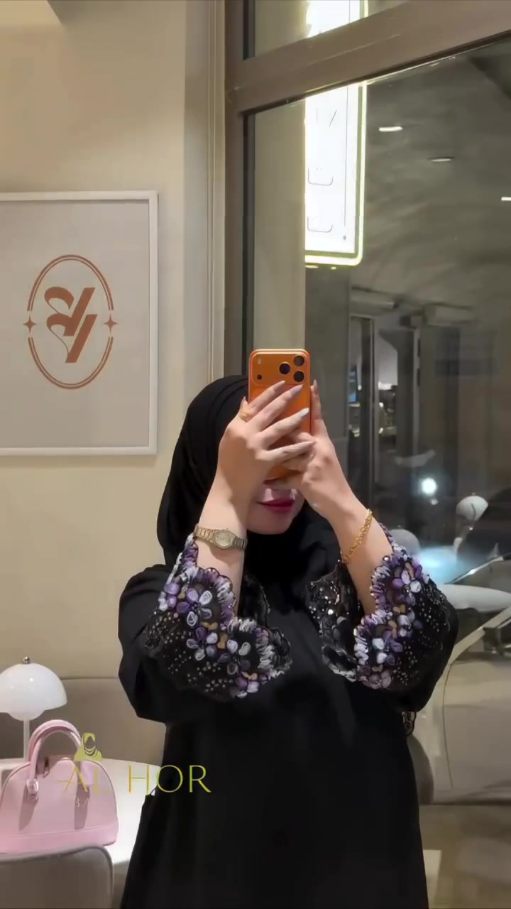 #جمله فقط 

عبايه الورد 🏵️🏵️


**إذا كنت صاحب هذا الإعلان وتريد حذفه لأي سبب، رجاءا أرسل رسالة إلى الدعم الفني**