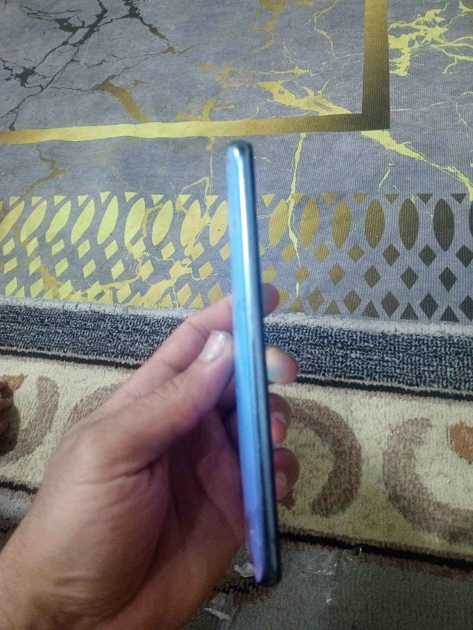 Y9 S  نظيف فقط الظهر بي فطور ذاكره 128 
السعر 90
***********
طويريج الجمعيه
