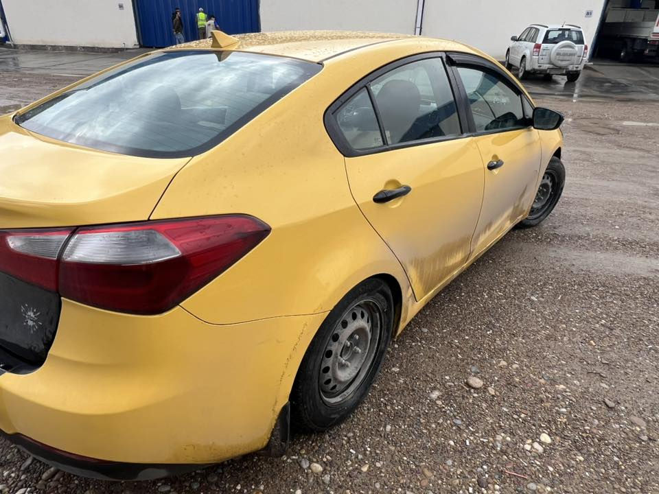 سلام عليكم 
كيا فورتي  2016 امريكي ((كير محرك شاصي لغد كفاله بجم كبس))
تبريد ثلج
ب اسمي تحويل ثاني يوم
ضرر بابين سايق والوراه 
ب105وبيها مجال 
***********
جماعة 95الله يرزقكم يارب هيج سعر مابيع ارجوا المعذره
