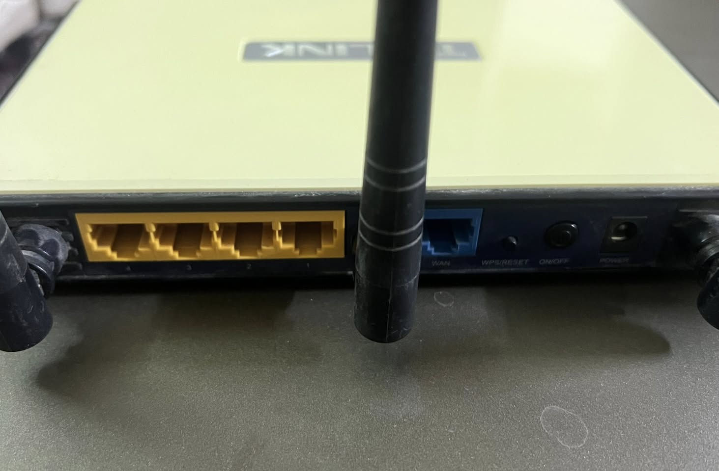 سلام عليكم
راوتر TP LINK TL WR940N 300Mbps للبيع ، نظيف و شغال و ما بي اي مشاكل شرط الفحص ، ويا شاحن tenda 

سعر 15 الف مكاني كربلاء توصيل ماكو


**إذا كنت صاحب هذا الإعلان وتريد حذفه لأي سبب، رجاءا أرسل رسالة إلى الدعم الفني**