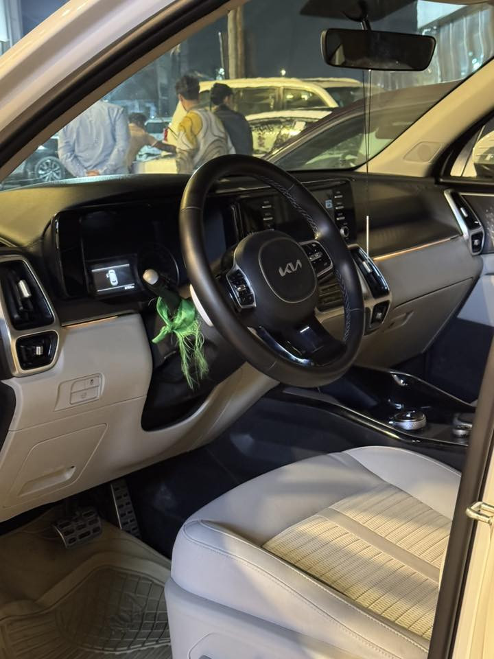 يا الله

السلام عليكم 

كيا سورنتو موديل ٢٠٢٢ 

خليجي ماشيه ٨٦ 

بانوراما ٦اسلندر 

السعررر /٢٣،٥٠٠ او بيها مجال 

السياره كامله 

الرقم /***********
