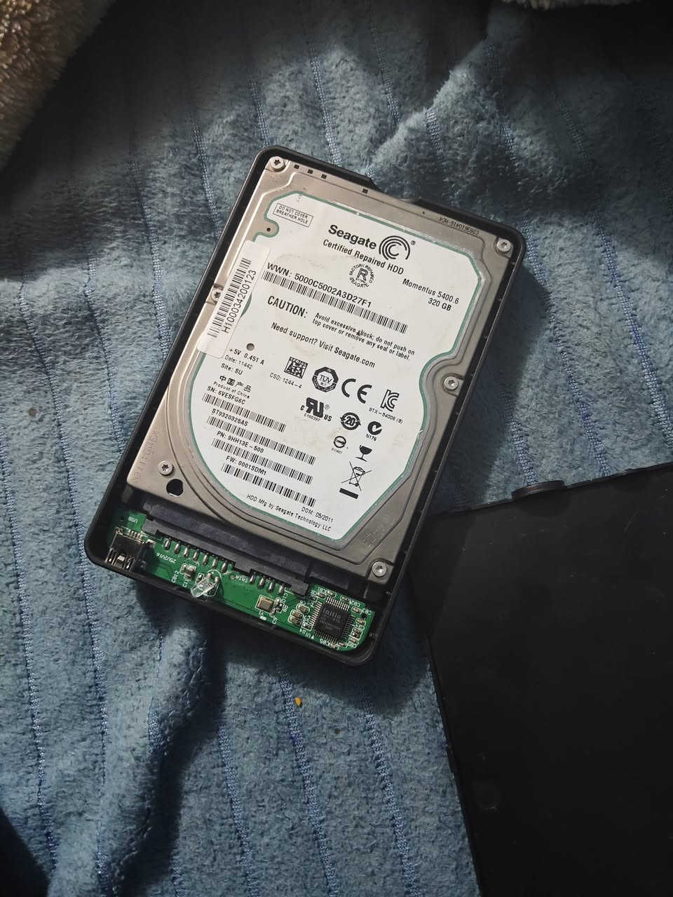 للبيع PS3 Slim مهكر
جهاز PS3 Slim نظيف.
مهكر وجاهز للألعاب.
هارد خارجي 320GB يحتوي على ألعاب.
وياه يد أصلية سوني + يد تجارية.
ملاحظة: الهارد الداخلي (250GB) خربان ويحتاج تبديل،
الرقم ***********
السعر خاص
