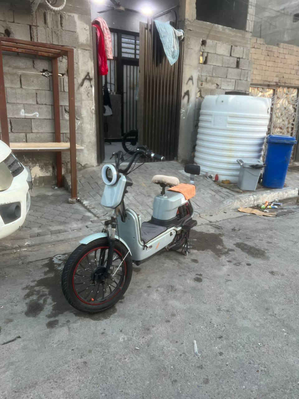 السلام عليكم
دراجه شحن شغاله تحتاج تبديل بطاريات
حاليا تمشي تشتغل بصمه فقط سويج عاطل ب125 المكان القبله حي الشهداء
***********
