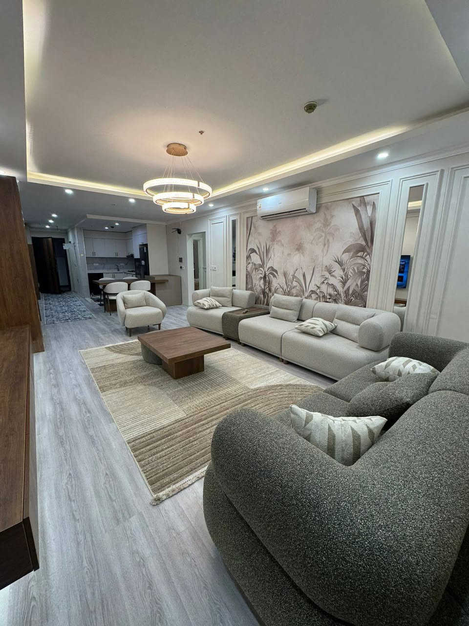 ✨ شقة للبيع في واو تاور
📍 طابق 5
📐 المساحة 170 متر
🛏️ 3 غرف وصالة
🪑 مؤثثة بالكامل اثاث راقي وديكورات حديثه 
📞 التواصل واتساب
*********** أربيل, العراق
