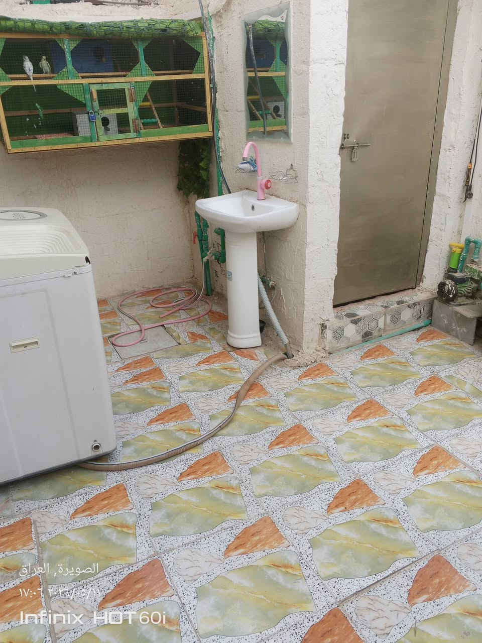 السلام عليكم بيت للبيع 100 متر
حي المختار  الخمسه دونم في الحي العسكري
بناء بلوك خدمات ماء كهرباء مجاري
للستفسار  ***********
