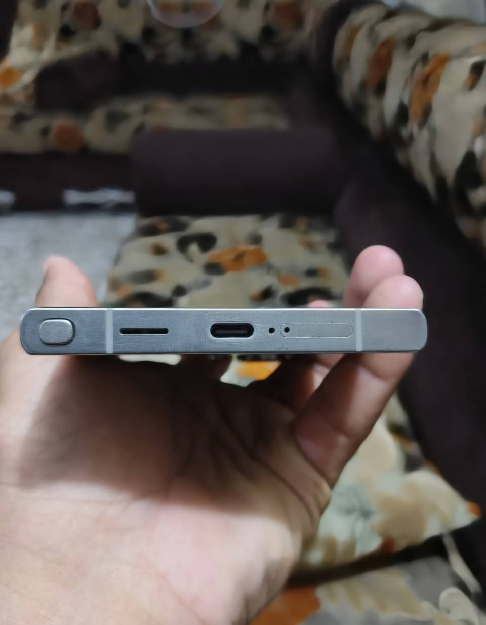 سلام عليكم 
للبيع S24 ألترا
 الون(تيتانيوم)
نظيف جداً ذاكرة 256GB ورام 12GB
 بكامل ملحقاته
  للتواصل والاستفسار يرجى التصال على الرقم 
***********
السعر:  مليون 150 الف
