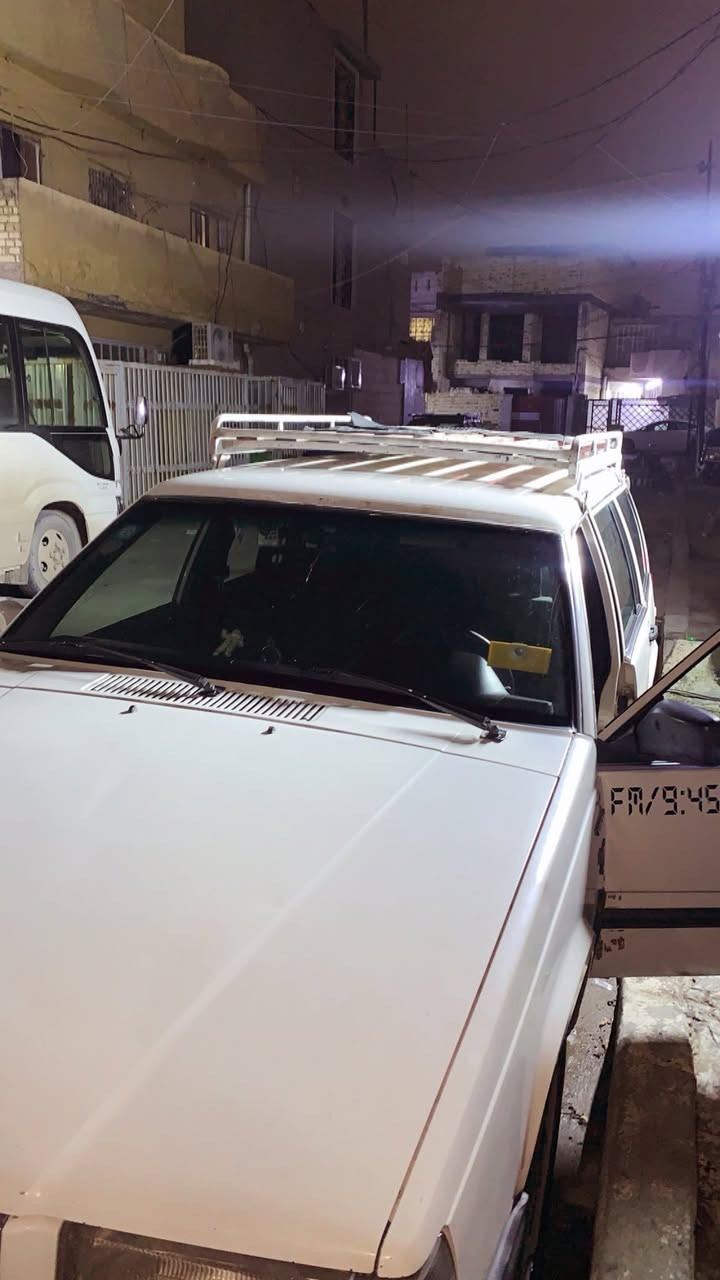 السلام عليكم فالفو ستيشن ٧٤٠ موديل ٩٠ اصل 
تخم تاير 
حداديه كلها جديده عل شرط 
كهربائيات كامله 
السياره بلاديه مو معمره 
ابيع كفاله عل بلاد 
بدون صبغ بدون ضربه بدون خياس
غرفه جديده 
دشبول جديد  
كير مكينه جديدات 
مكينه بلاديه 
بطاين جدد 
والسياره احله من الصور 
السعر ٦٠ وبيها مجال 
للاستفسار ***********
