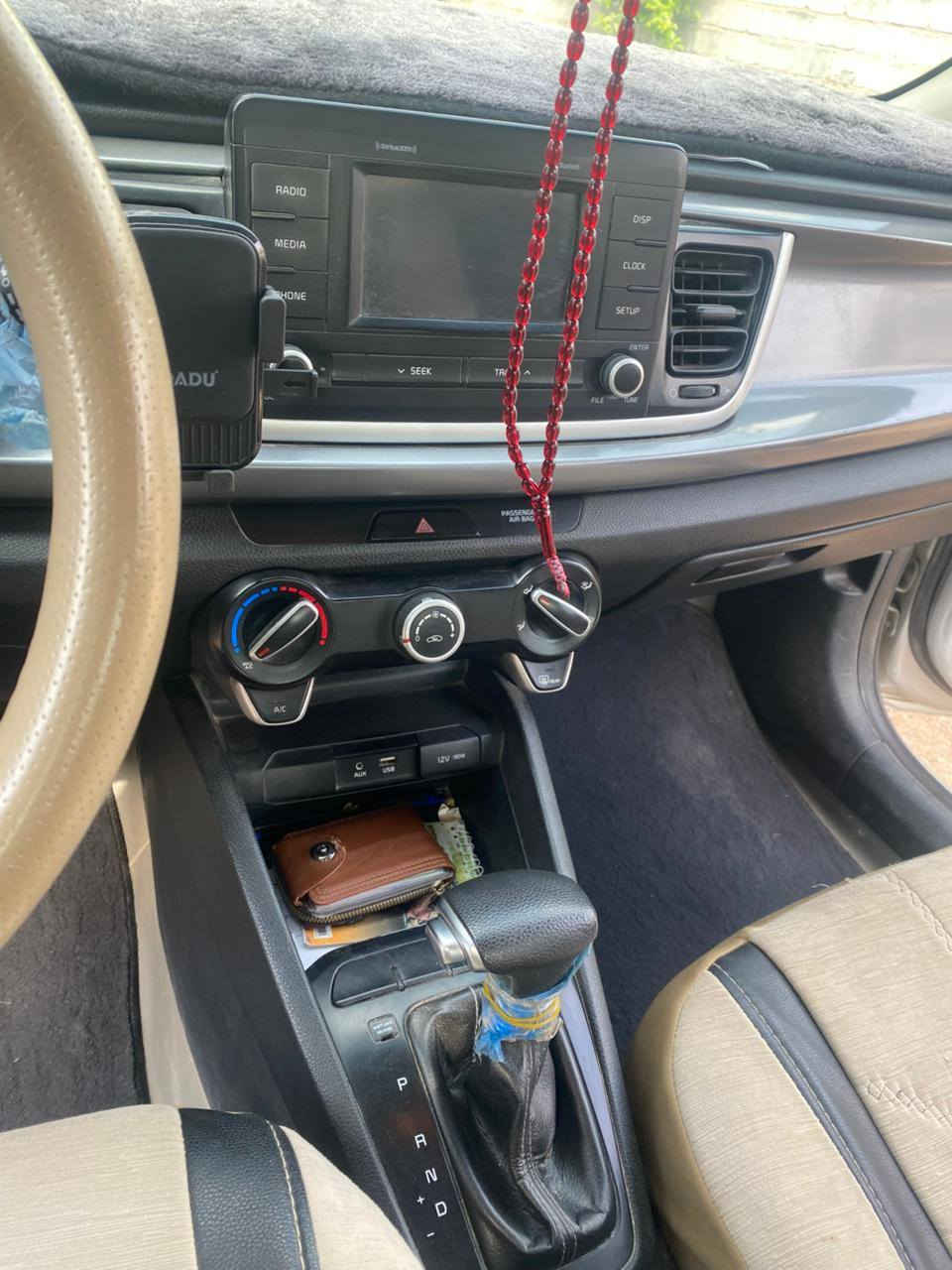 السلام عليكم
ريو للبيع وارد امريكي جاهزه السياره كير محرك كفاله
تبريد ثلج حداديه جديده سونار بالمنشور 
اي استفسار هـ/ ***********
#مكلف بالنشر علي احمد
