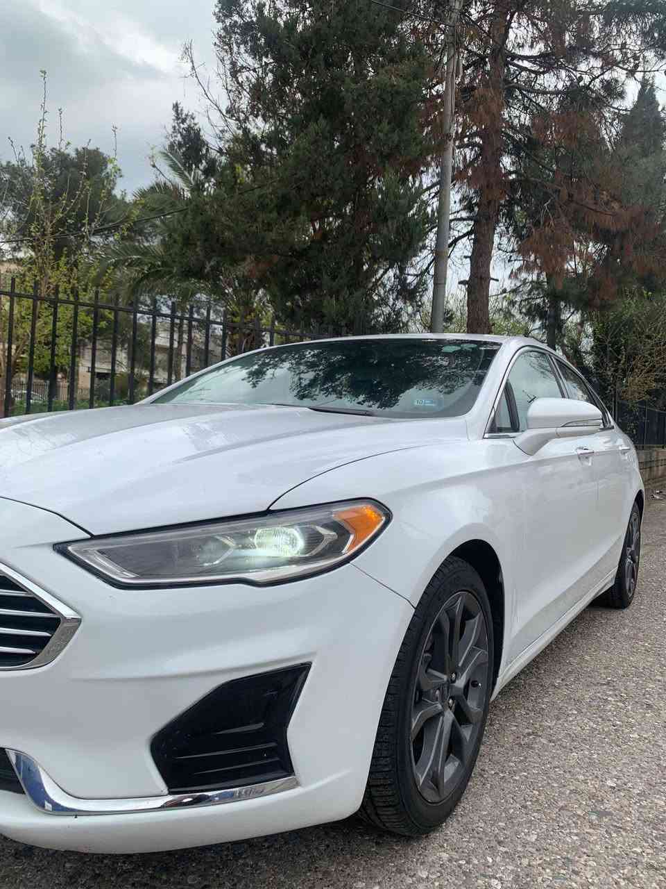 فورد فيوجن ٢٠١٩ sel
سيارة جديدة جدأ
سيارة فول مواصفات عدى سلايد
مكينه ١٥ تيربو مامفتوح
داخل كريمي كشنات جلدو كهربائي و خزن و تدفئه
ارادار و  شاشه كاميرا و حساسات خلفيه 
بصمه و شغال  و كود عل باب
لايتات زينون بلادي بعد هواي مواصفات
بجم كبس
مكينه و كير و الكهربائيات كلها شرط
و تحويل شرط

ملاحظه : 
سيارة بيها جامرلغ امامي صبغ و باب سائق كلير بدون دواخل و ايرباك بس تكم (برده)
سعرها : ١٢٥ بيها مجال أربيل, العراق


**إذا كنت صاحب هذا الإعلان وتريد حذفه لأي سبب، رجاءا أرسل رسالة إلى الدعم الفني**