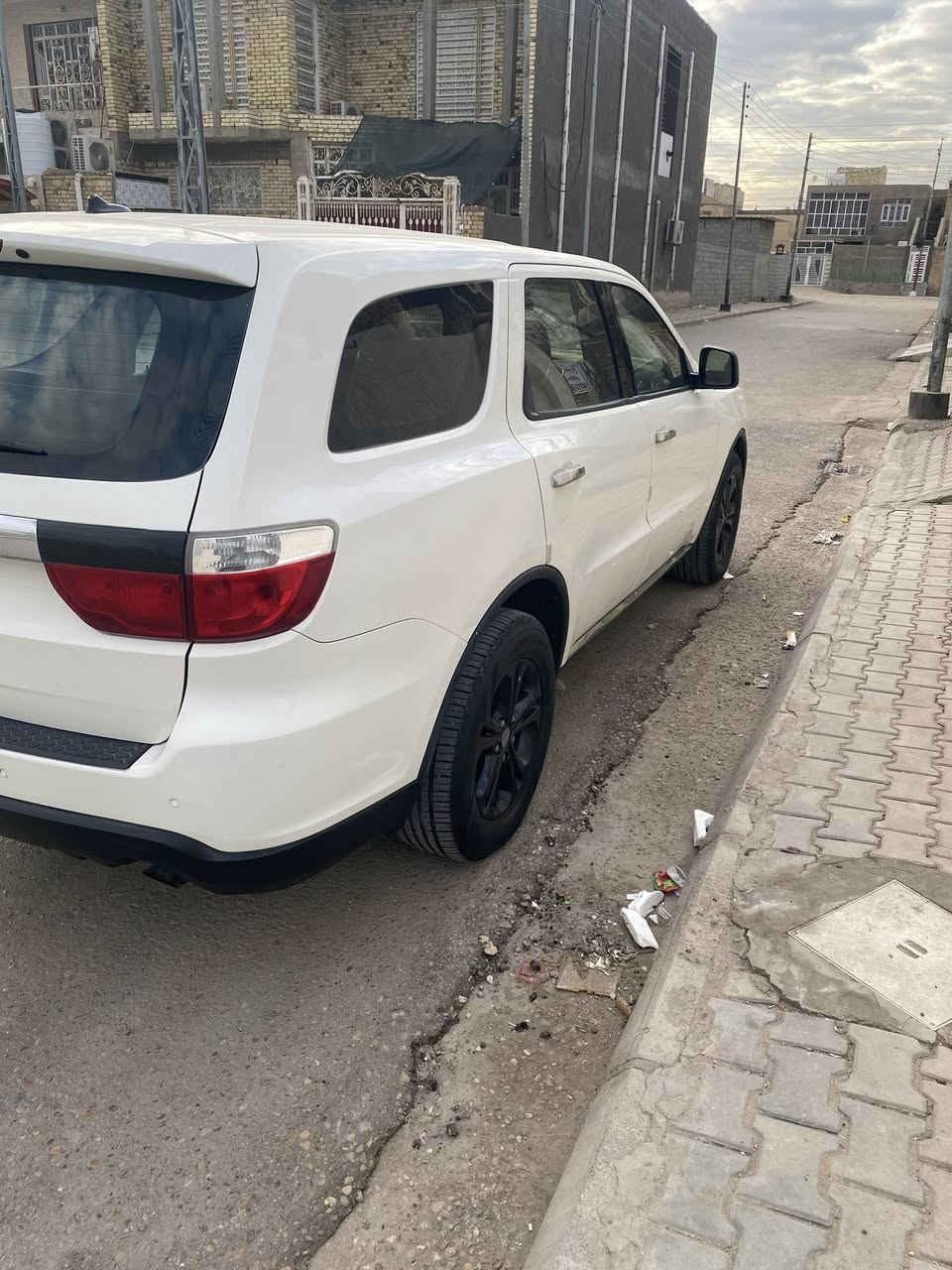 دورنكو 2011  رقم بغداد مشروع وطني
سياره حادث بنيد وباب جهه سائق 
سعر 145 
***********
