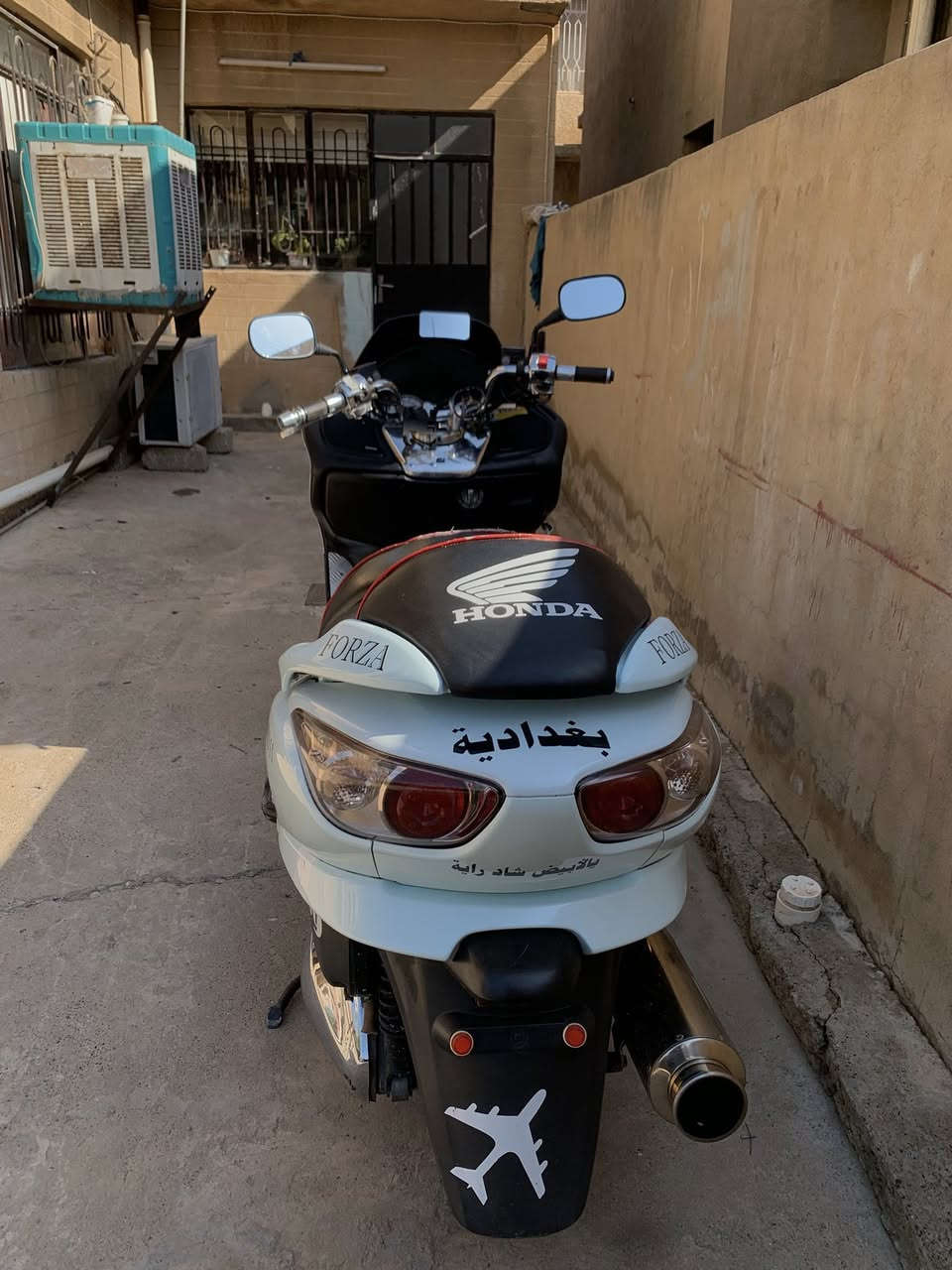 مراوس بتجميعه مقارب بسعر دراجه
فورزه 0.8 
منضومه زينون تعمي العين
اشاير كرستال بك لايت كرستال
دشبول محدث سستم سماعات
كلوب جنطه
كهربائيات مكفوله عام
لون الرمبه احمر الكود موجود بالصندوق
بس حبيت اغيرها ابيض صدفي
لمعه ينطيك بالشمس فيروزي
3 تحويلات 6 نمر
سبورت اتوماتيك عادي
نقوصاتها
كلج خلفي ومكينه تبخير من الشوته فقط
معدل تمشي 125 اذا تعمر مكينه تعميره مضبوطه تقفل 140 
دراجه بلاديه ما مطخوخ بيها برغي مكينه صارت بيها تبخير وما عمرتها بقيتها ع وضع الشركه
تاخذها تعمرها بيدك
دراجه بالحقيقه احلى بهواي
حمدانيه 📌 ***********
موجود واتساب
السعر مال بيع قفل 900
قبل لا تكوم جنت طالب عليها
مليون و100
دراجه بلاديه ع ايد وحده فقط
