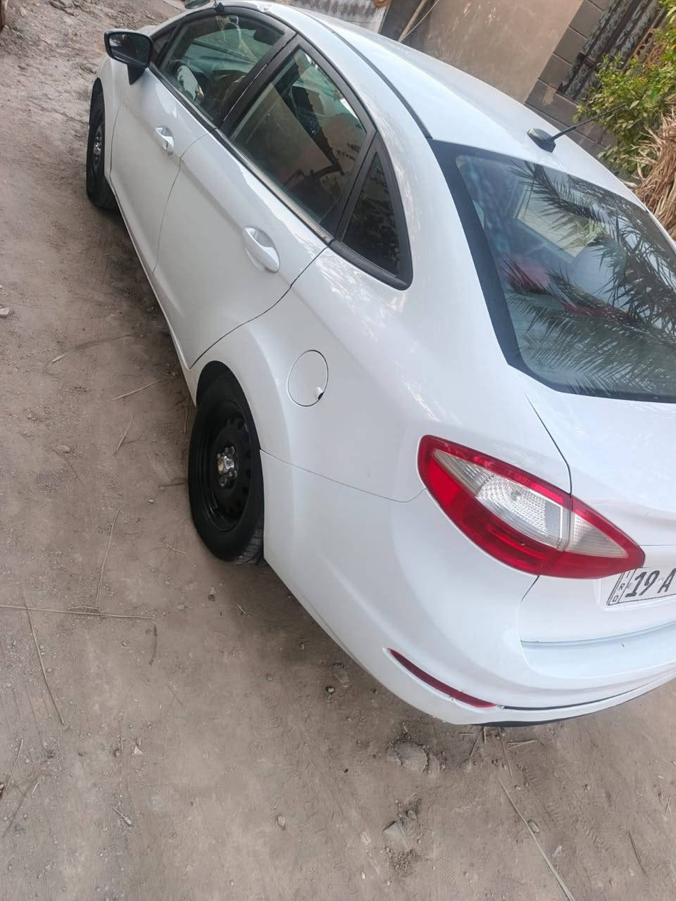 فورت فيستا موديل ١٨  رقم كربلاء جديد مكينه كير تبريد خير من الله ٥٥ وبيه مجال قليل ***********
