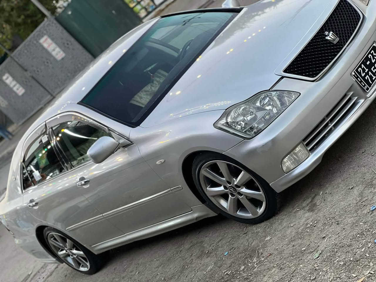 ‎ به ناوي خواي گه وره و ميهره بان تويتا کراون شاهینە موس  موس١٨٢مؤديل ٢٠٠٥
‎سەیارەکە کامل
‎کامل جایز کراوە
‎٣دوگمە مواسەفات شاشه 
‎٥بەسمە ویل دینگە
فؤرميگا سور 
‎کامل جایز کراوە سەیارەکە 
‎تەبرید ساردو گەرم بەسراوە
‎مەسررفی نیە هایدرۆلیکی گیڕی گۆڕاوە 
‎گیڕومەکینە و تەبرید بەشەرت
‎سعری  ٦١گەڵاو معاملە 
‎شوین قەزای دوکان
*********** Singapore
