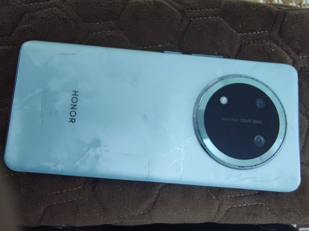 هونر x 9 c للبيع الذاكره 256 ول رام 12 للشبكه مالسيم كاب مابي السعر 180 الف الشراي يثصل عل رقم ماجاوب خاص ***********
