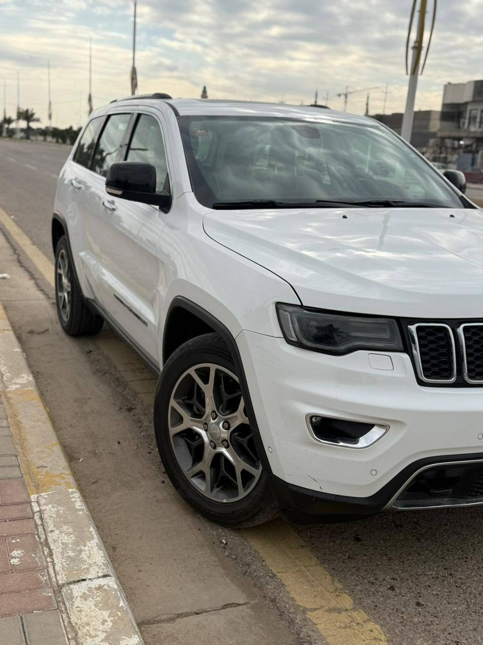 السلام عليكم
للبيع
جيب لاريدو 
فئه لمتدد 
سياره فول موصفات 
خليجية 
محرك 6 المرغوب 
محرك وكير مكفولات بدون اي فتح
 سونار مرفق بل منشور 
كفاله عامه عدا شبرين بل باب 
سياره جديده محرك وكير صدر تاير كله جديد 
سعر 265 وبيه مجال
مكانه الفلوجه حي الشركه قرب اسواق عطوفه 1
*********** واتساب
